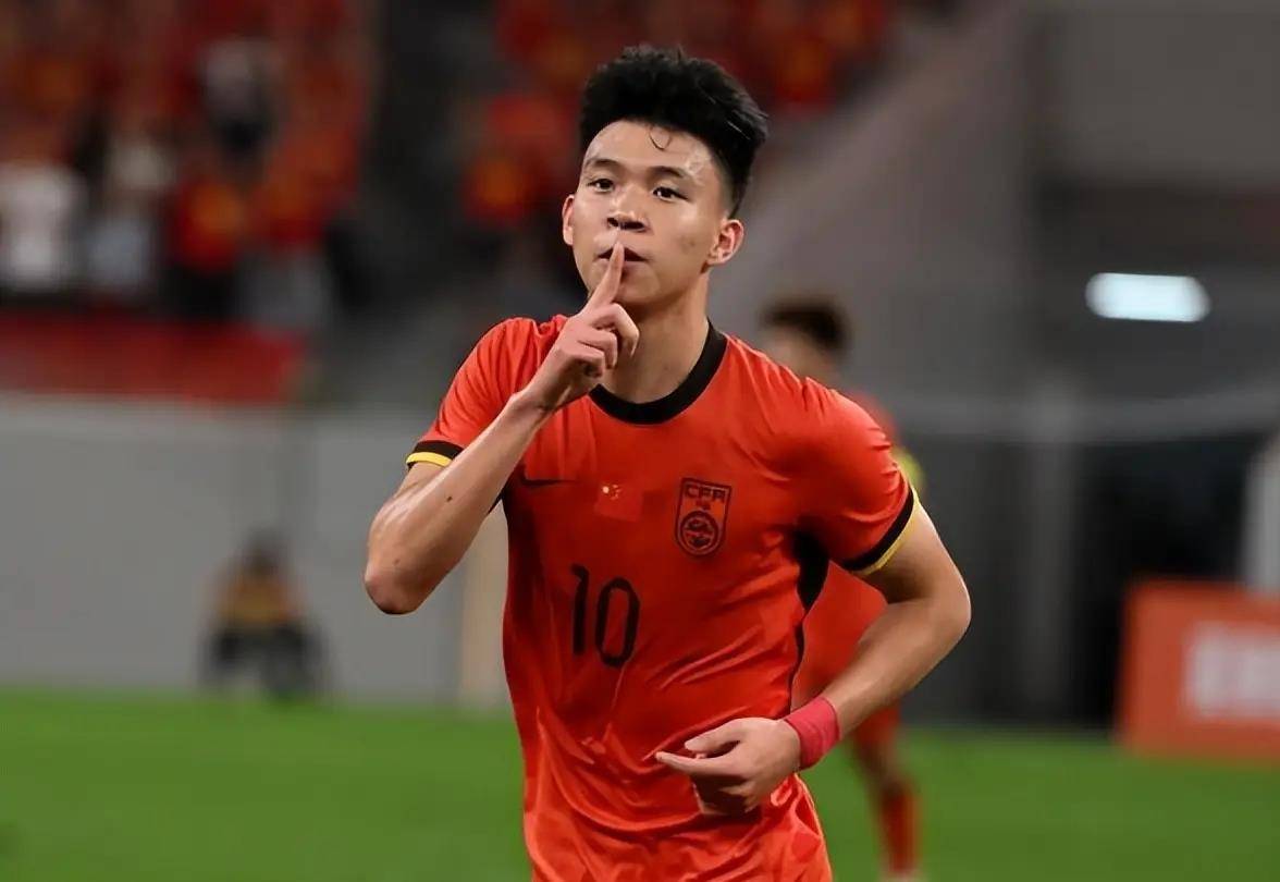 士钦两个边, 一直没停过 士钦两个边, 一直没停过