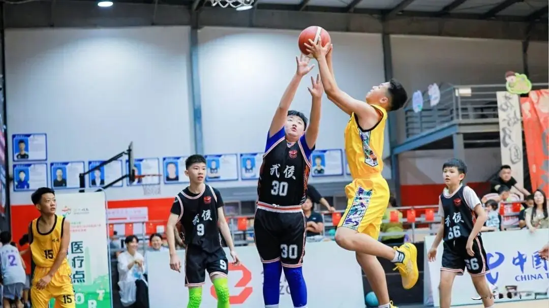 激烈角逐 激烈角逐